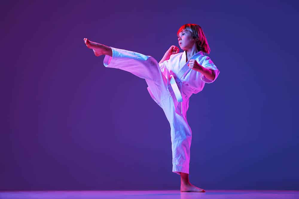 Descubre los beneficios de practicar karate en español